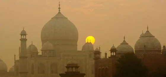 Dieses Bild zeigt den Taj Mahal in der Abenddämmerung.© Keystone
