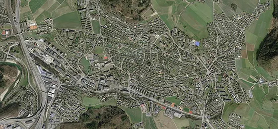 Hier ist das Foto zur Medienmitteilung zu sehen: Ittigen BE aus der Vogelperspektive.