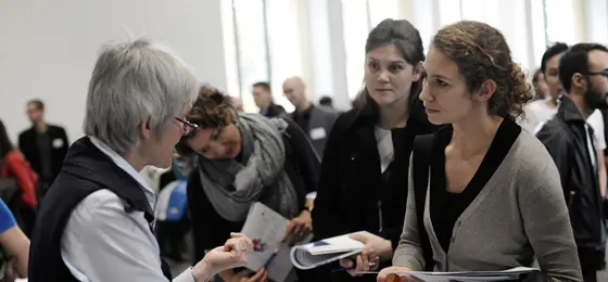 This picture shows visitors at the information stands. © Mauro Mellone/SNF
