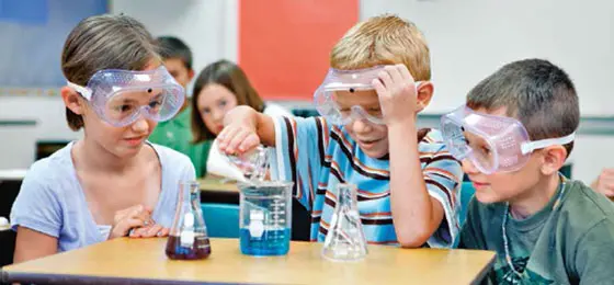 school students © Shutterstock/Hurst Photo