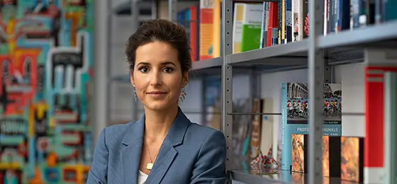 The image shows Charlotte Blattner, winner of the 2020 Marie Heim-Vögtlin Prize.
