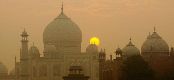 Dieses Bild zeigt den Taj Mahal in der Abenddämmerung.© Keystone