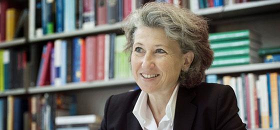 Photo of the outstanding researcher, Regina Kiener, professor of law at Zurich University. ©  Valérie Chételat